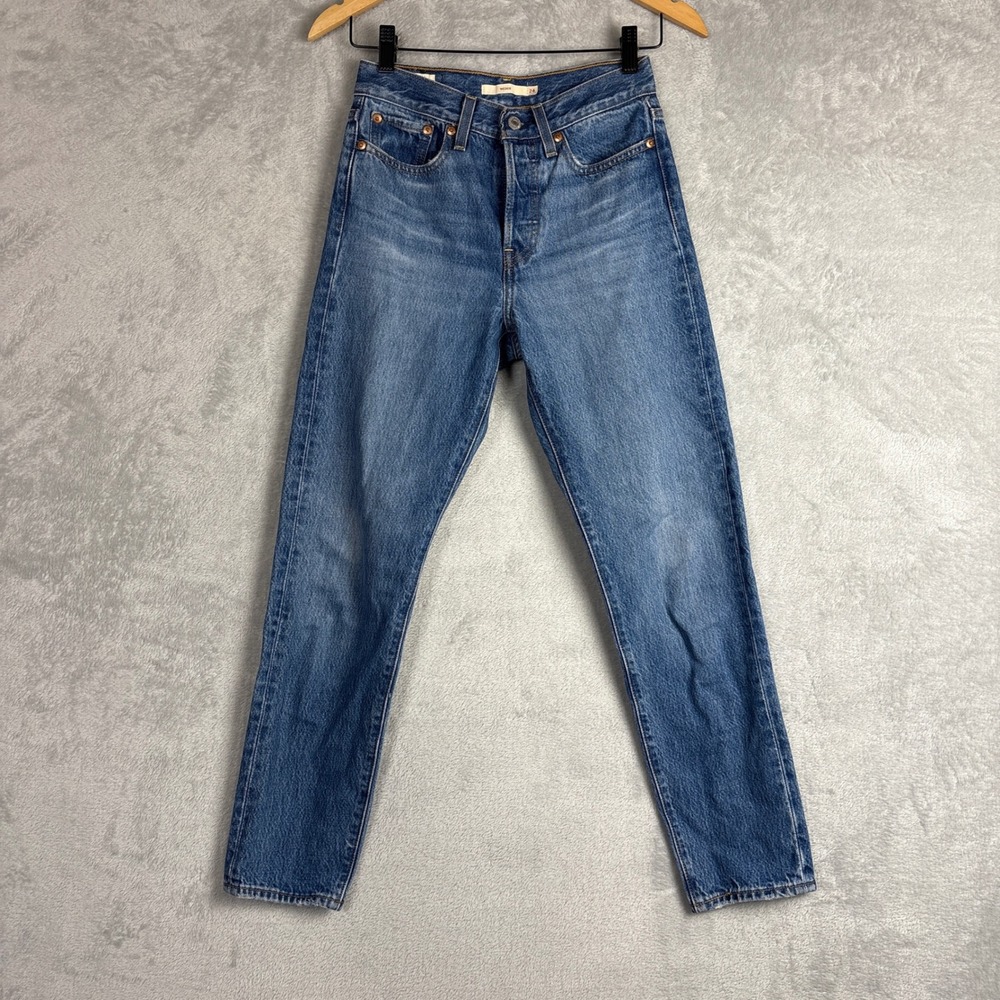 Levis Wedgie Straight Slim High Rise Jeans Medium Wash Blue 24 Effortless